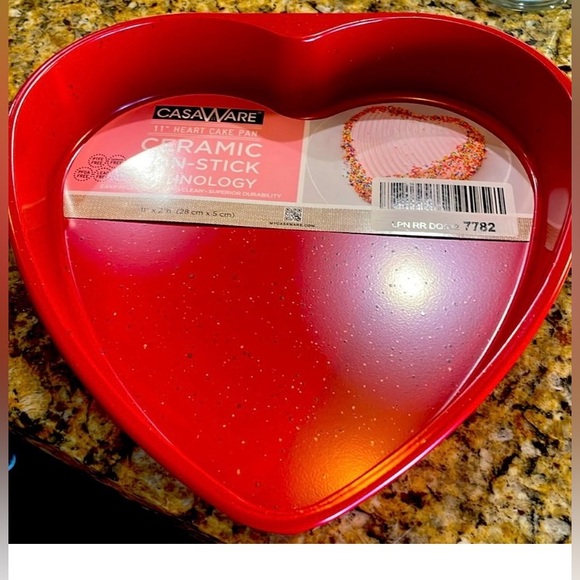 CasaWare 11” Heart Cake Pan Red Ceramic Non-Stick Bakeware - Picture 1 of 2